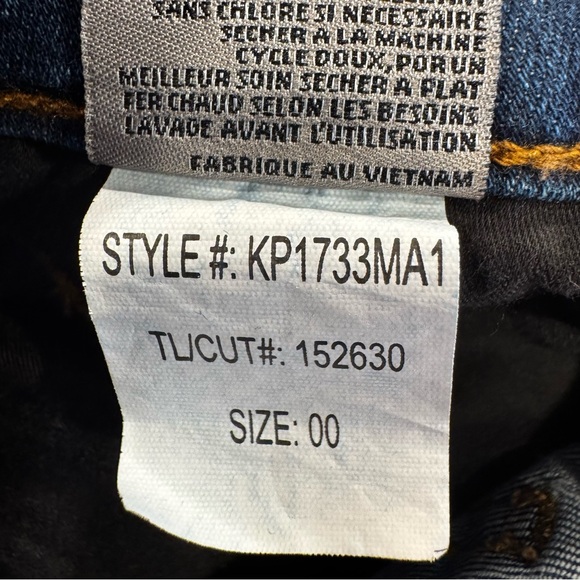 Kut from the Kloth Natalie Fab AB Bootcut. Size 00 - Picture 9 of 11